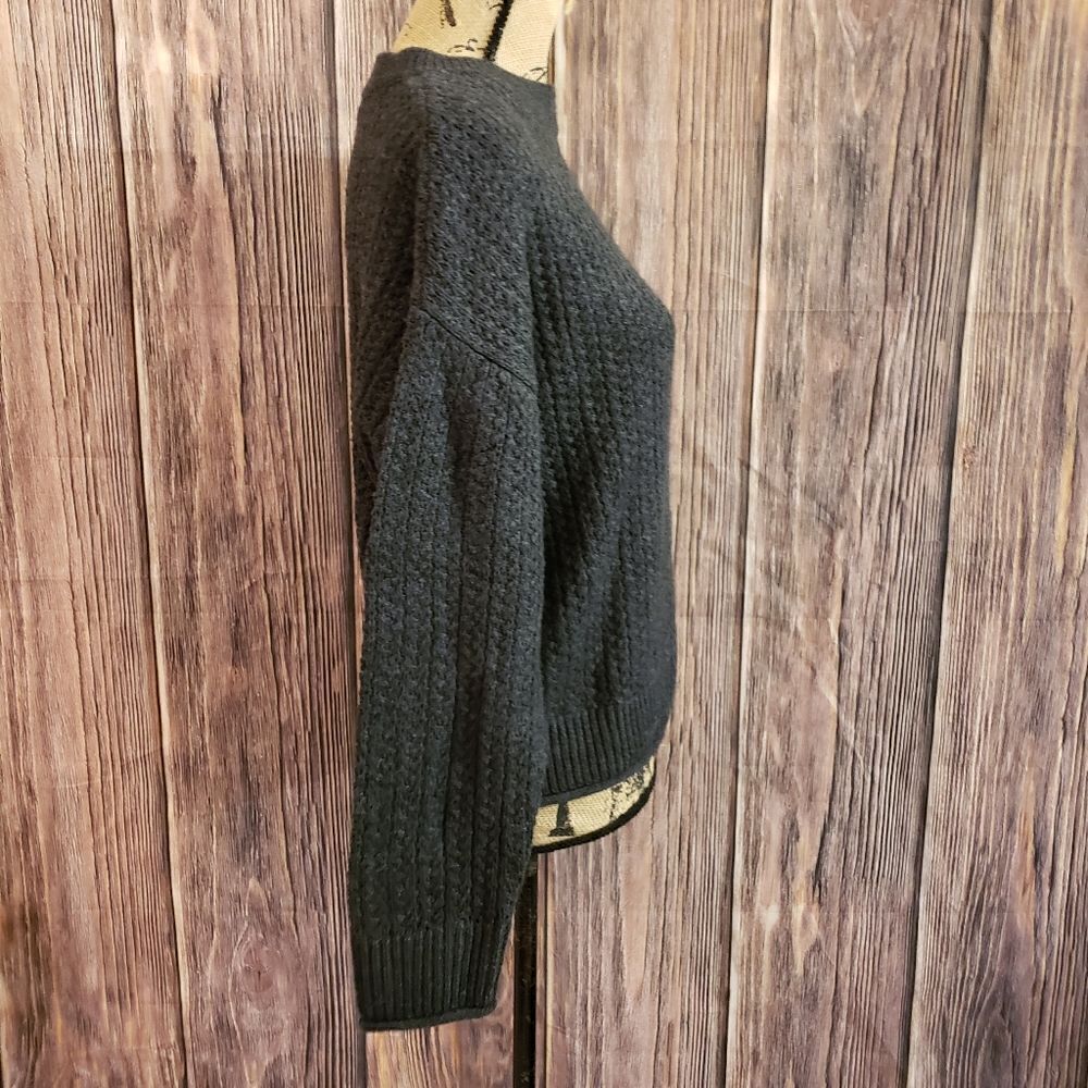 Universal Thread Sweater - Picture 2 of 11